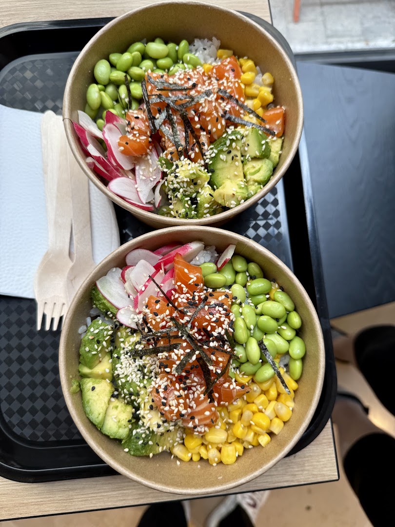 POKÉ POKÉ - Poké bowls, Rouleaux de printemps, Sandwich · Photos 1